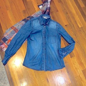 Lefties brand chambray button up